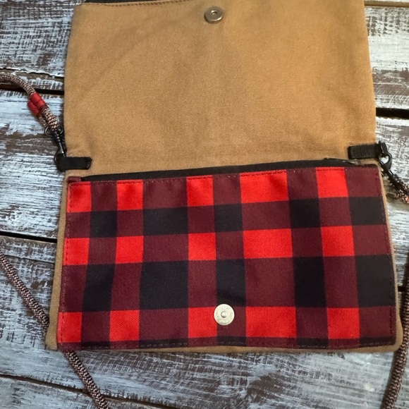 Kavu Red and Tan Crossbody Bag - Picture 3 of 7